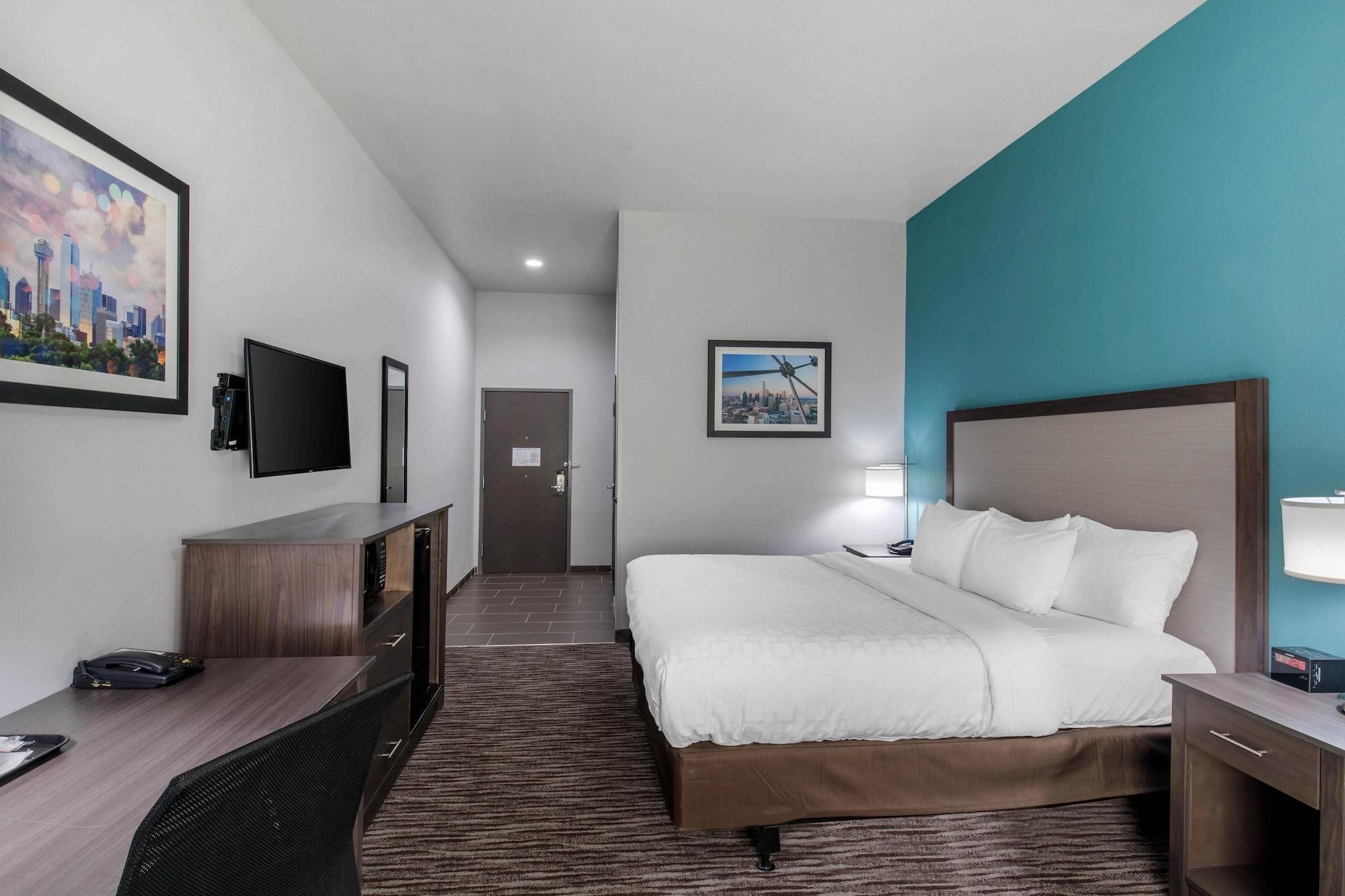 Clarion Inn & Suites Dfw North Irving Exterior photo