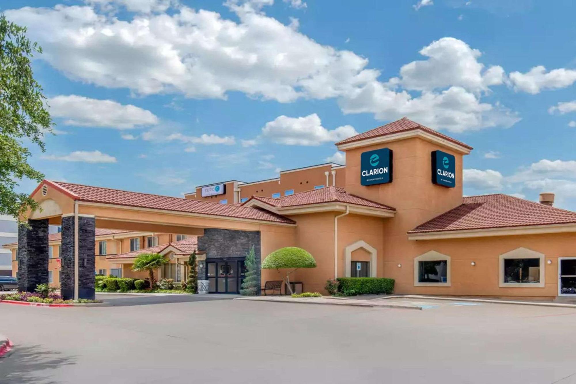 Clarion Inn & Suites Dfw North Irving Exterior photo