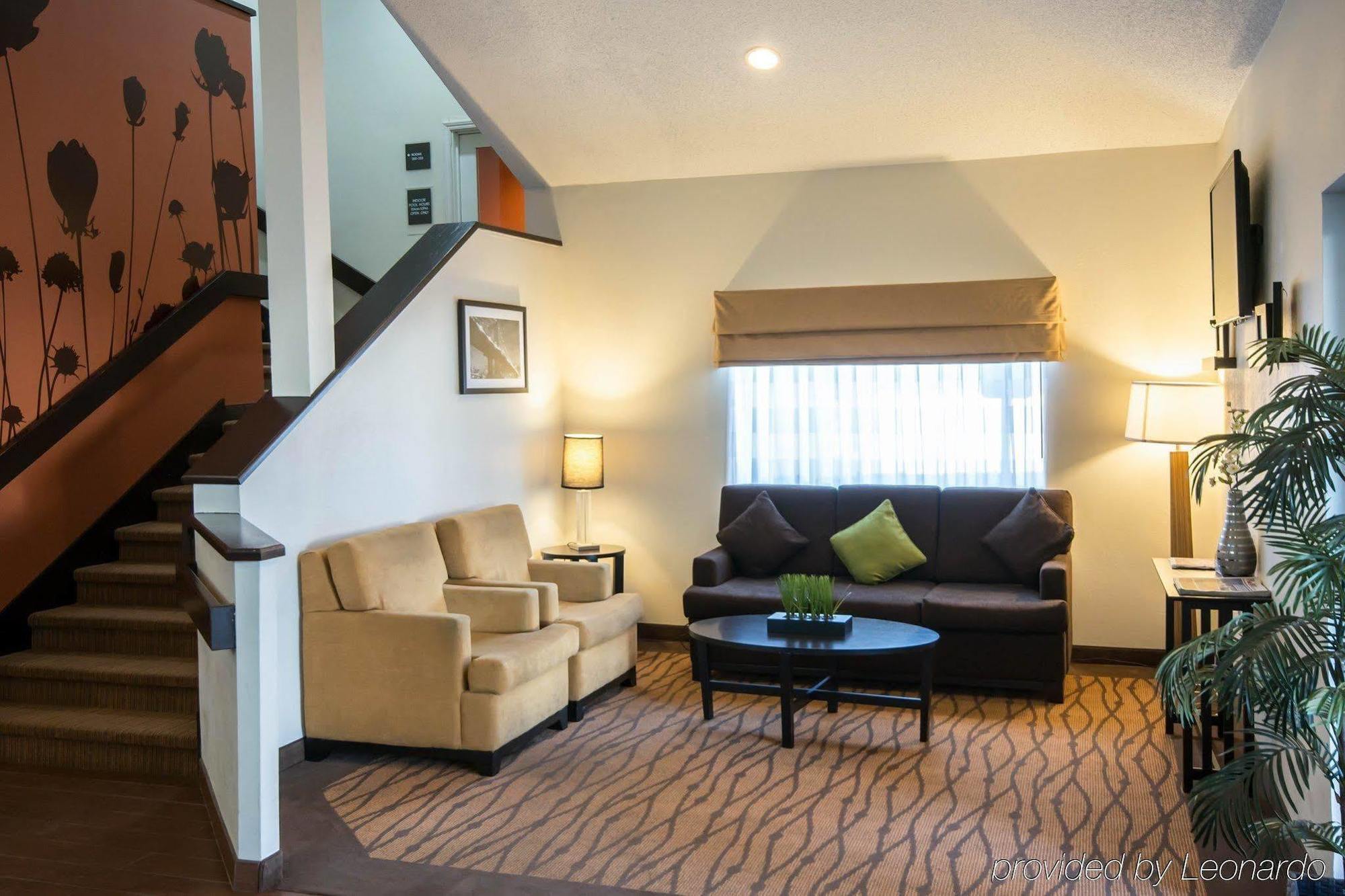 Clarion Inn & Suites Dfw North Irving Exterior photo