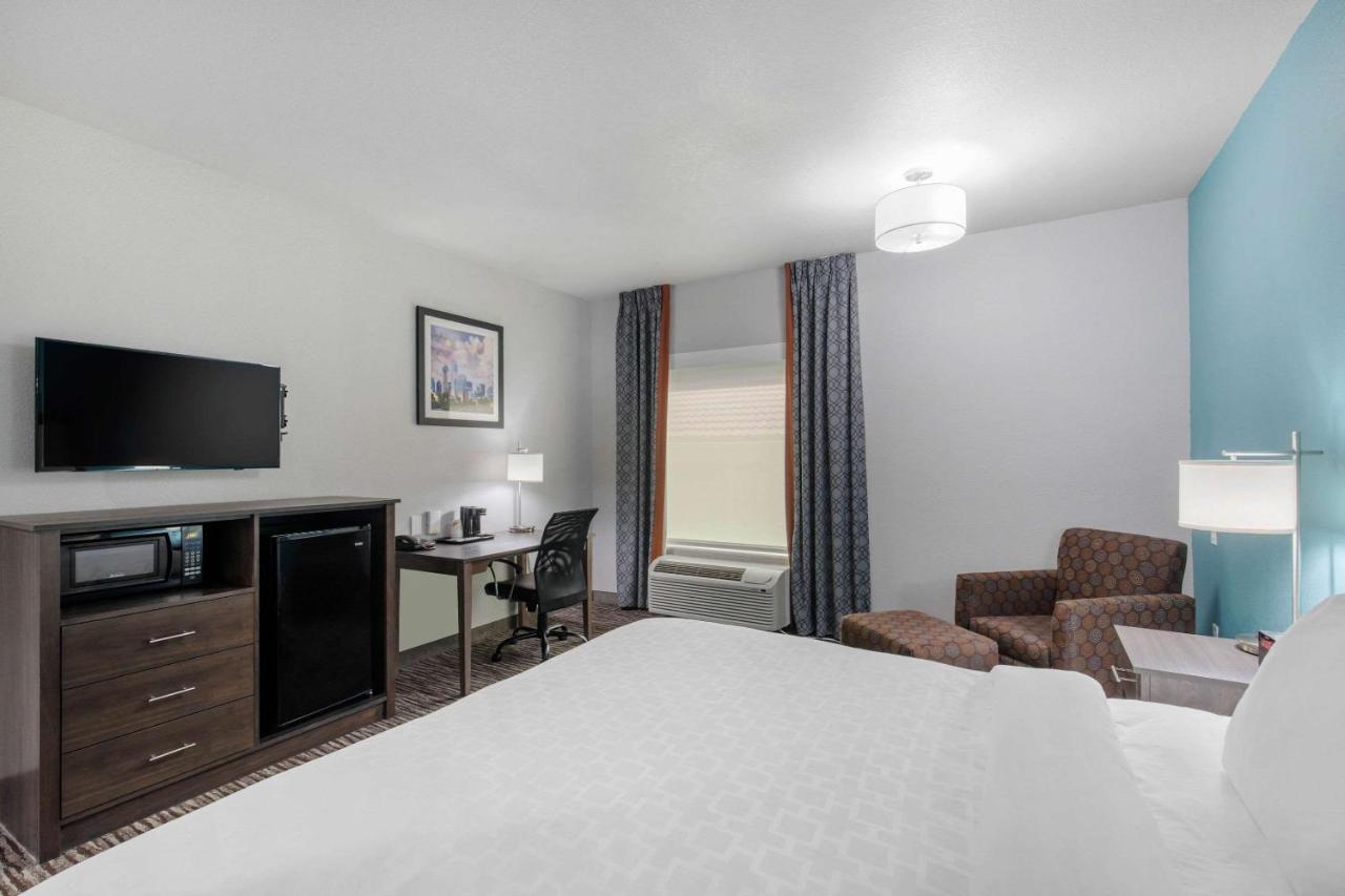 Clarion Inn & Suites Dfw North Irving Exterior photo